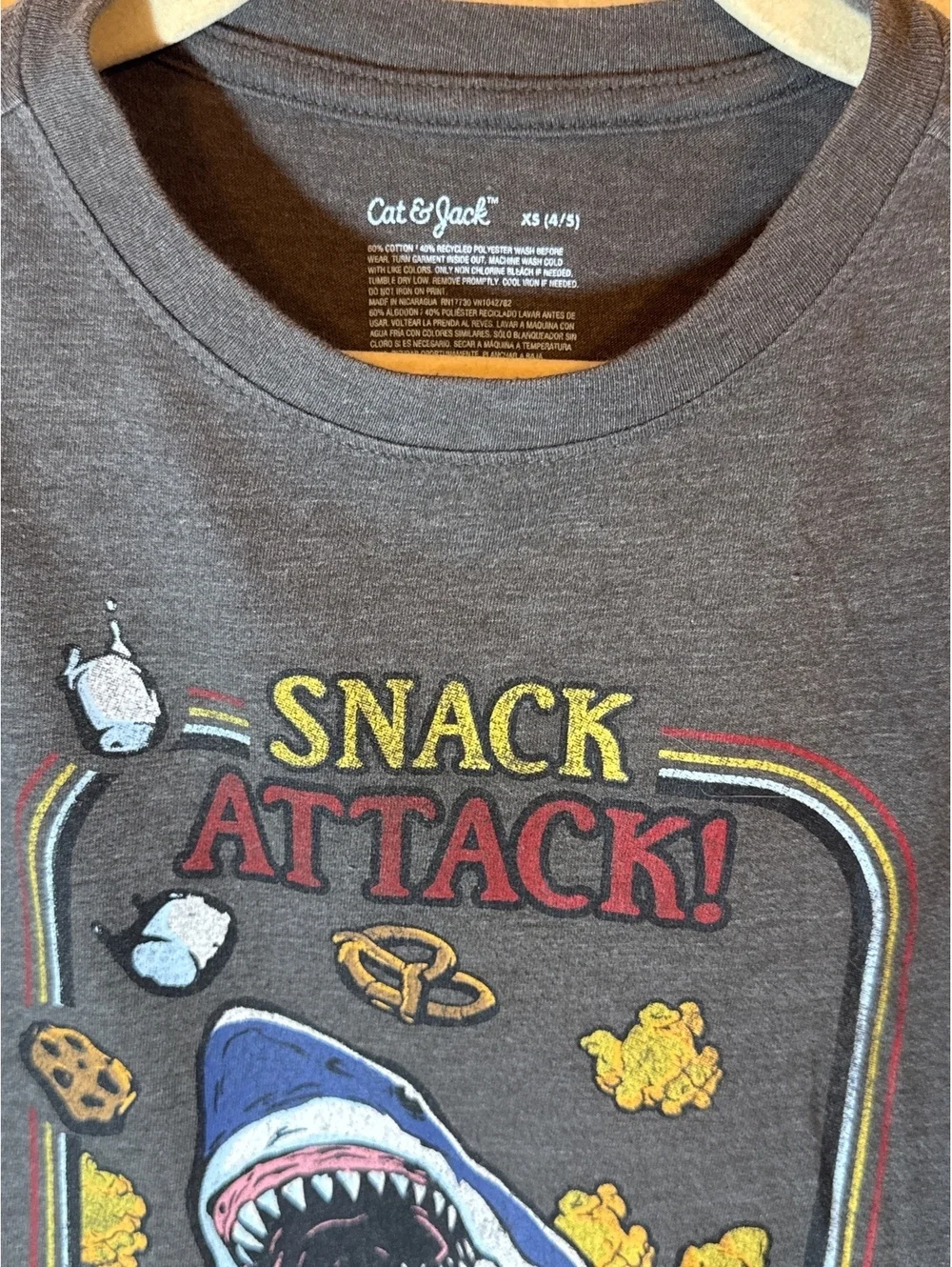 Cat & Jack “Snack Attack!” Shark Graphic T-Shirt Gray XS (4/5)